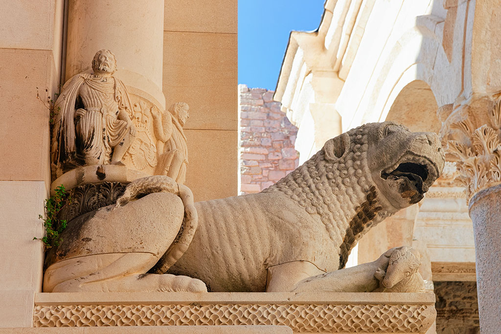Sculpture au Palais de Diocletien Split