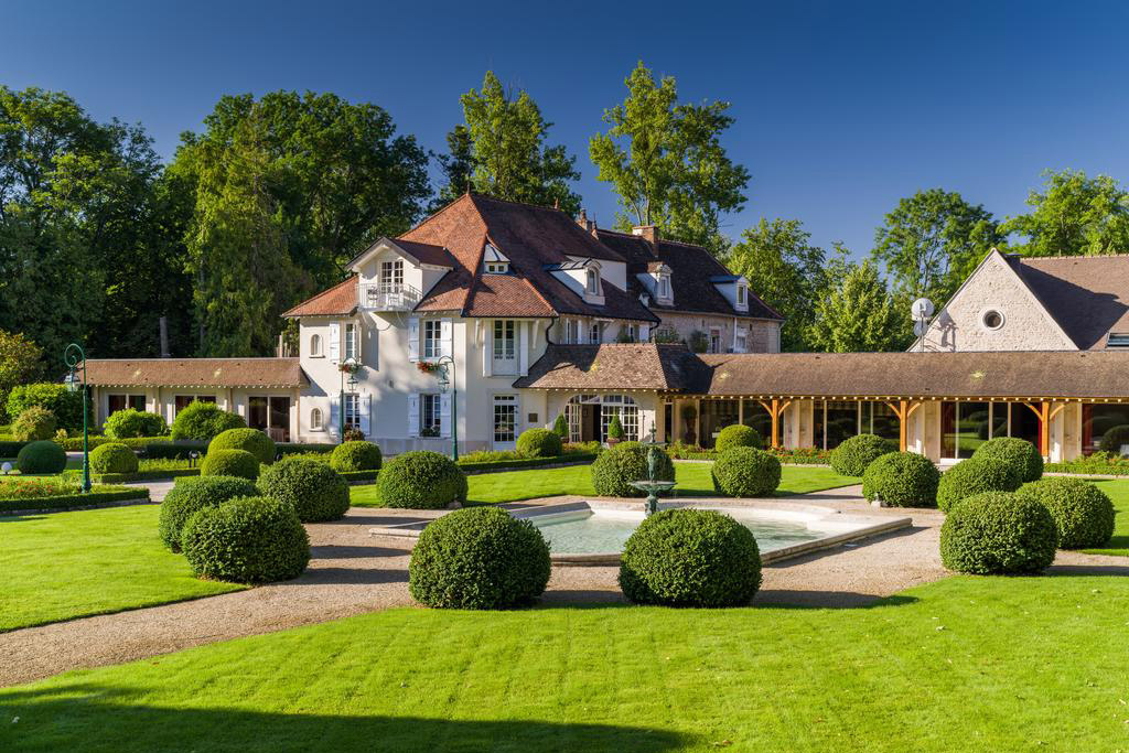 Hostellerie de Levernois hotel de charme Bourgogne jardin